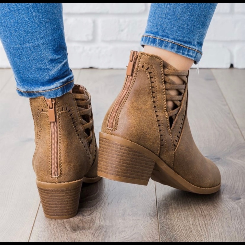 Brown Cross Cross Chic bootie - Picture 5 of 5